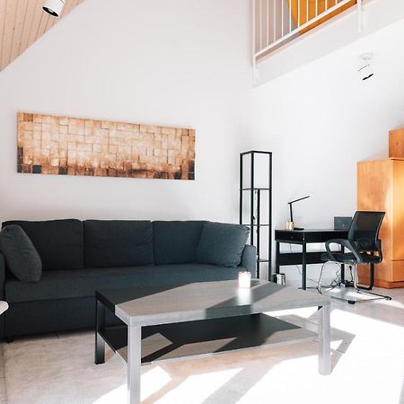 Maisonette-Wohnung Airport/Messe Stuttgart - Balkon - Parkplatz - Netflix 菲尔德施塔特 外观 照片